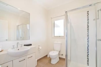 Werribee Short Stay Villas & Accommodation - Lennox Head Accommodation 2