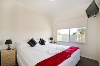 Werribee Short Stay Villas & Accommodation - Lennox Head Accommodation 1