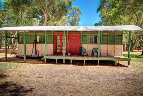 Dunsborough Rail Carriages & Farm Cottages - Lennox Head Accommodation 6