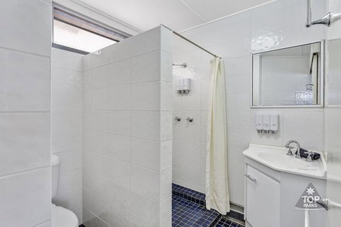 Lake Tinaroo Holiday Park - Lennox Head Accommodation 7