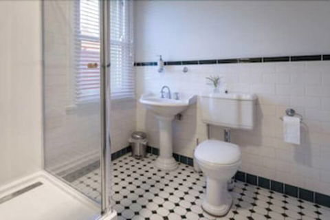 Bathurst Royal Apartments - Lennox Head Accommodation 3