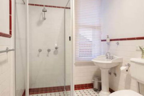 Bathurst Royal Apartments - Lennox Head Accommodation 2