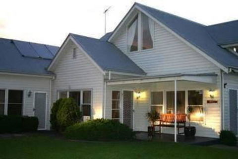 Queenscliff Hotel - Lennox Head Accommodation 4