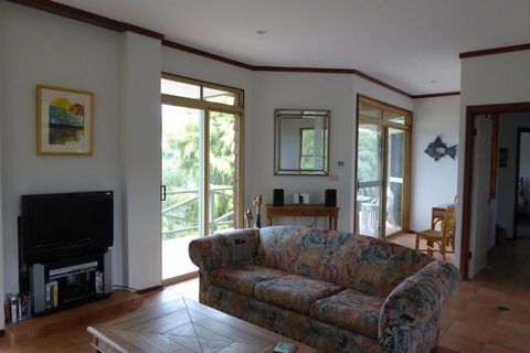 Sea Banksia - Lennox Head Accommodation 2