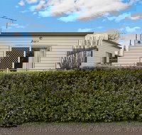 Lake Hamilton Motor Village  Caravan Park - Lennox Head Accommodation