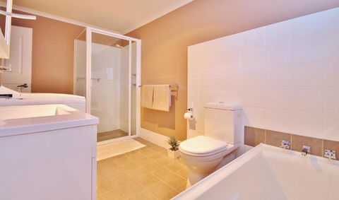 Full Circle Apartments - Lennox Head Accommodation 1