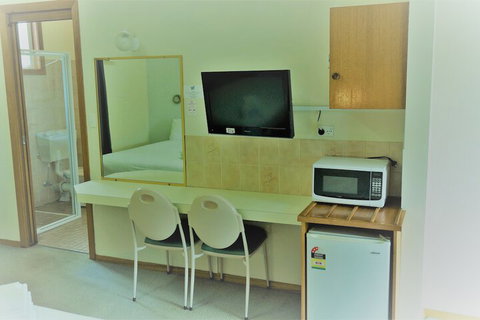 Gosford Inn Motel - Lennox Head Accommodation 2