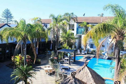 Ocean Side Hawks Nest - Lennox Head Accommodation 1