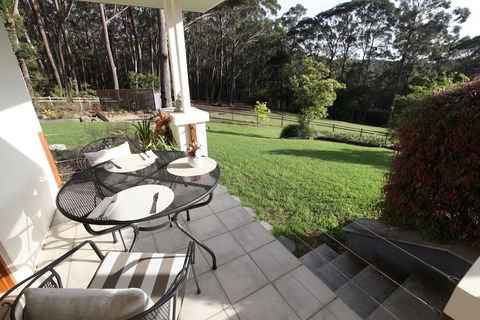 The Ridge Retreat At Mollymook - Lennox Head Accommodation 0