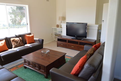Bathurst Goldfields - Lennox Head Accommodation 0