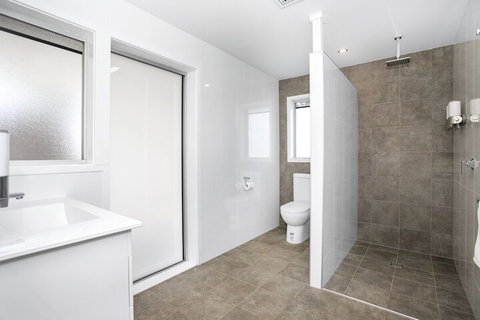 Lakeside Cabins & Holiday Village - Lennox Head Accommodation 6