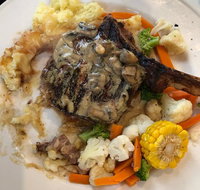 Lazy Moe's Caroline Springs - Lennox Head Accommodation
