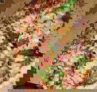 Ric's Pizza Bar - Lennox Head Accommodation