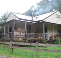 Wally Pub - Lennox Head Accommodation