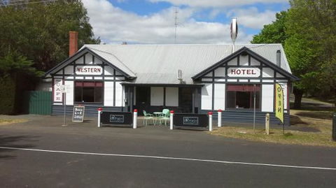 Caramut Western Hotel Cafe - Lennox Head Accommodation 0
