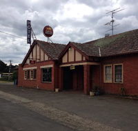 Gordon Hotel - Lennox Head Accommodation
