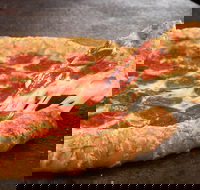 Pizza Hut Chancellor Park - Lennox Head Accommodation