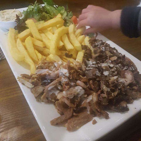 ARZ Lebanese Cuisine - Lennox Head Accommodation 0