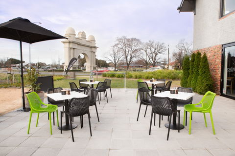 Arch View  Cafe - Lennox Head Accommodation 2