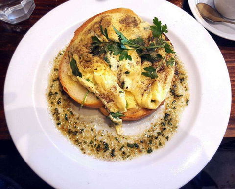 Elefant Lounge Cafe - Lennox Head Accommodation 0