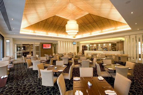 The Barker Hotel - Lennox Head Accommodation 1