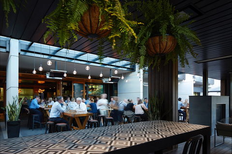 Ostani Lounge, Bar & Restaurant - Lennox Head Accommodation 1