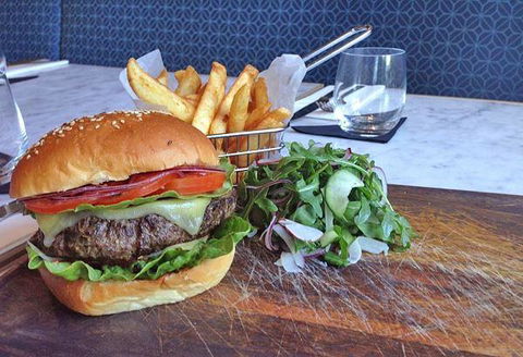Apollo Bay Wine Bar & Coffee Shop - Lennox Head Accommodation 3