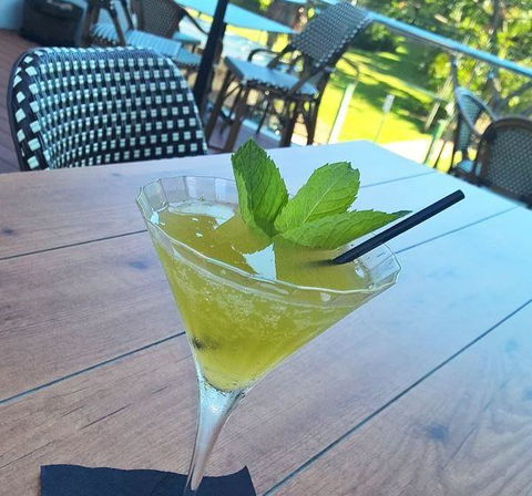 Apollo Bay Wine Bar & Coffee Shop - Lennox Head Accommodation 4