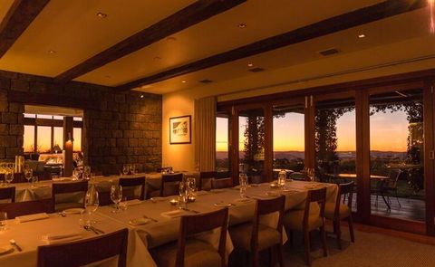 The Peak Restaurant At Spicers Peak Lodge - Lennox Head Accommodation 10