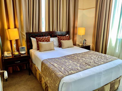 Royal Albert Hotel - Lennox Head Accommodation 1