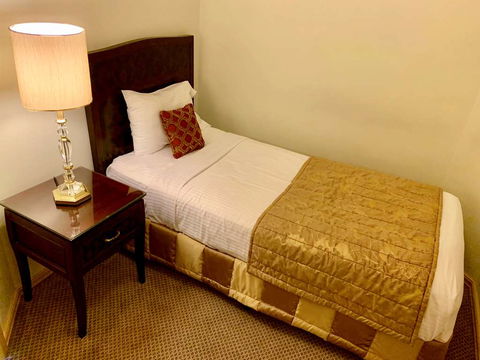 Royal Albert Hotel - Lennox Head Accommodation 2