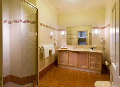 Royal Albert Hotel - Lennox Head Accommodation 8