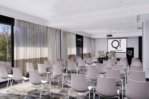 QT Canberra - Lennox Head Accommodation 9