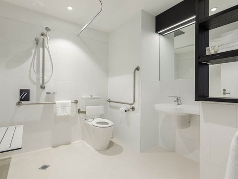 Ibis Adelaide - Lennox Head Accommodation 4
