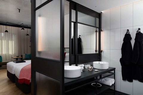 QT Melbourne - Lennox Head Accommodation 6