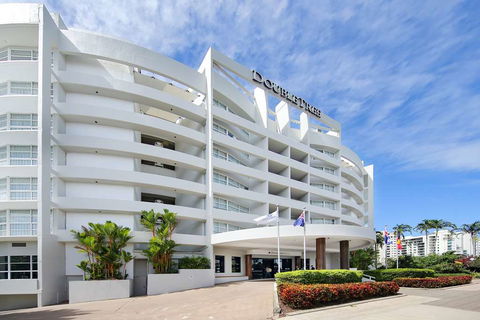 DoubleTree By Hilton Cairns - Lennox Head Accommodation 0