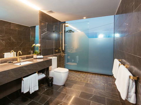 Eatons Hill Hotel - Lennox Head Accommodation 2