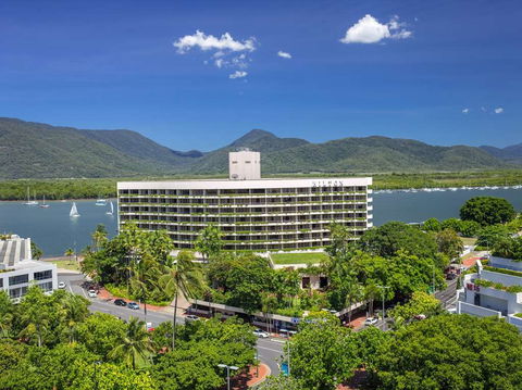 Hilton Cairns - Lennox Head Accommodation 2