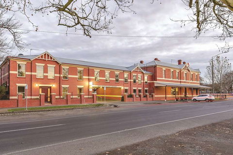 Lake Inn Ballarat - Lennox Head Accommodation 1