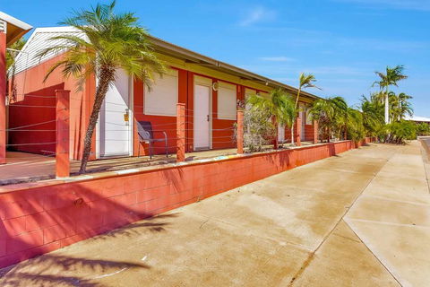 Econo Lodge Karratha - Lennox Head Accommodation 5