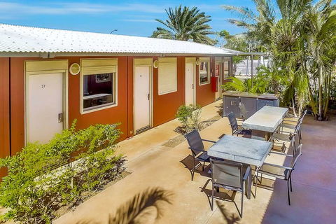 Econo Lodge Karratha - Lennox Head Accommodation 13