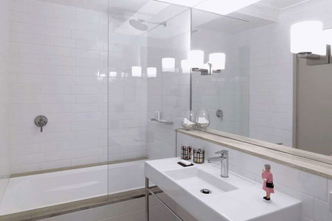QT Canberra - Lennox Head Accommodation 17