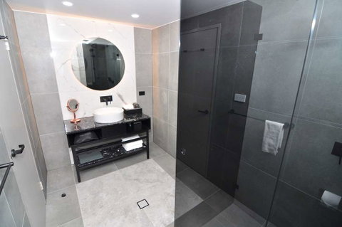 Deco Hotel - Lennox Head Accommodation 2