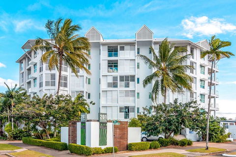 201 Lake Street - Cairns - Lennox Head Accommodation 0