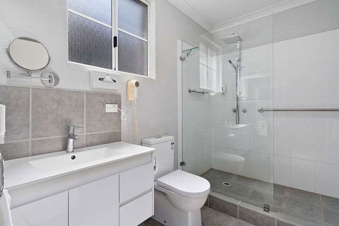 Econo Lodge Border Gateway Wodonga - Lennox Head Accommodation 11