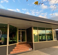 Ashton Townhouse Motel  Suites Tumut - Lennox Head Accommodation