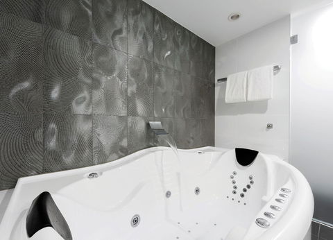 Avenue Hotel Canberra - Lennox Head Accommodation 4