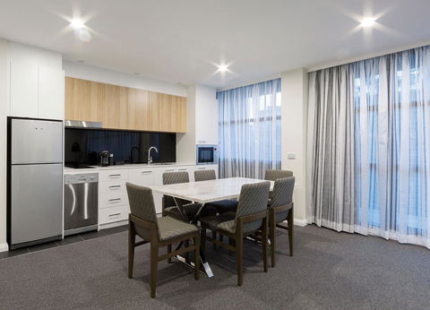 Avenue Hotel Canberra - Lennox Head Accommodation 9