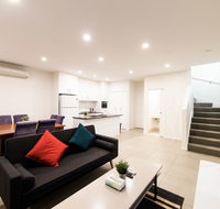 3BR Townhouse Double Garage walk to Lake Ginninderra - Lennox Head Accommodation