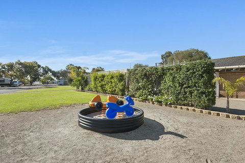 Port Broughton Tourist Park - Lennox Head Accommodation 6